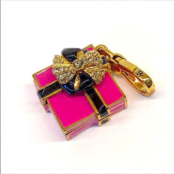 Juicy Couture Accessories - Juicy Couture Gift Box Charm It Opens -Collectible